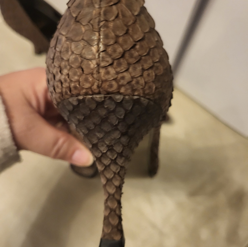 Brown Stuart Weitzman Heels Size 9 - image 3